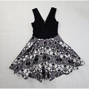 Haute Monde Fit & Flare Dress Women's L Black White Embroidery EUC LN Wimsygoth